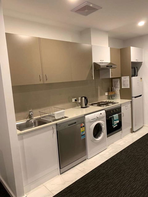 Adelaide Dress Circle Apartments - Mackay Tourism 2