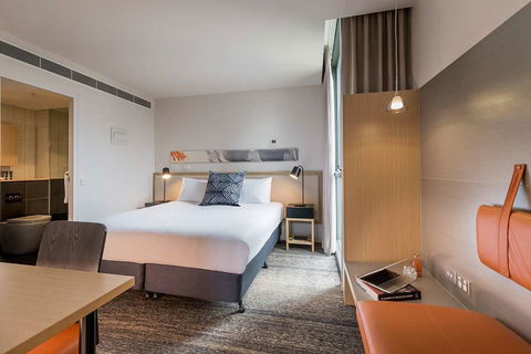 Brady Hotel Central Melbourne - Mackay Tourism 9