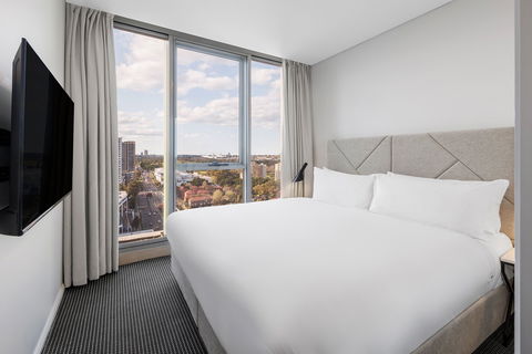 Meriton Suites Zetland - Mackay Tourism 8