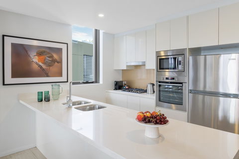 Meriton Suites Zetland - Mackay Tourism 13
