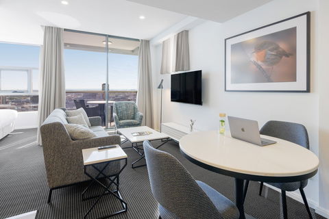 Meriton Suites Zetland - Mackay Tourism 16