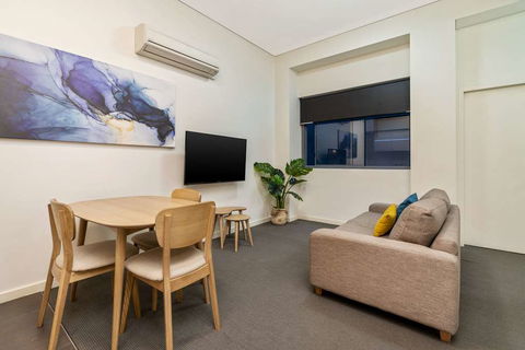 Terminus Apartment Hotel, Ascend Coll - Mackay Tourism 2
