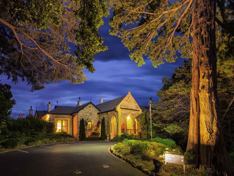 Mount Lofty House - Mackay Tourism 0