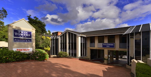 Twin Towers Inn - Mackay Tourism 0