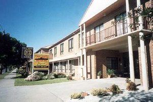 Holbrook Town Centre Motor Inn - Mackay Tourism 0