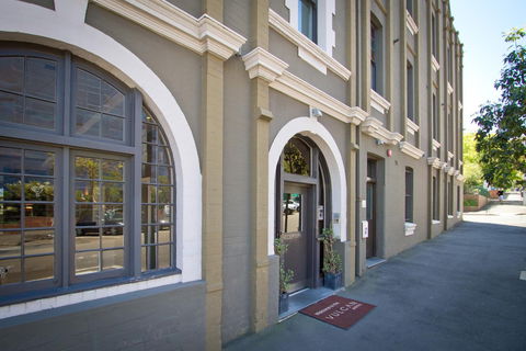The Vulcan Hotel - Mackay Tourism 1