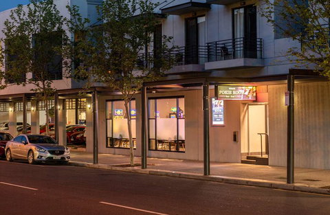 Mawson Lakes Hotel - Mackay Tourism 0