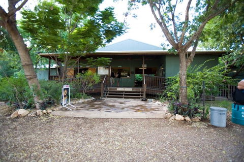 Adels Grove Camping Park Hotel - Mackay Tourism 0