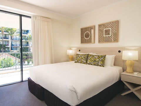 Oaks Seaforth Resort - Mackay Tourism 0