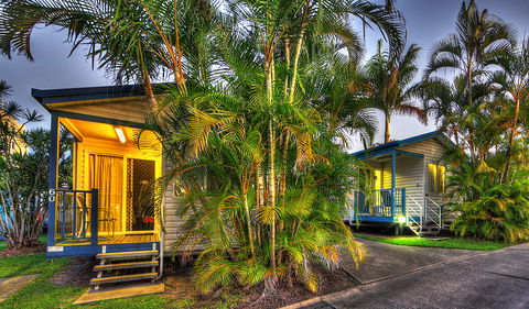 Alex Beach Cabins & Tourist Park - Mackay Tourism 0