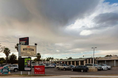 Wintersun Hotel - Mackay Tourism 0