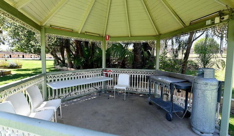 Burke & Wills Motor Inn - Mackay Tourism 1