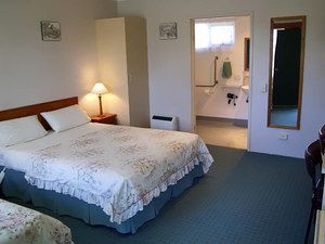 Wintersun Gardens Motel - Mackay Tourism 1