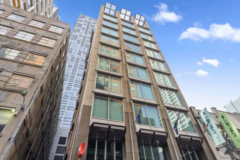YEHS Hotel Melbourne CBD - Mackay Tourism 0