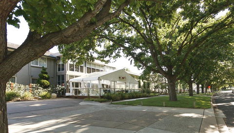 Forrest Hotel & Apartments - Mackay Tourism 0