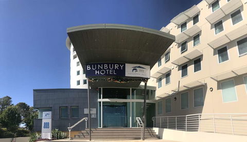 Bunbury Hotel Koombana Bay - Mackay Tourism 0