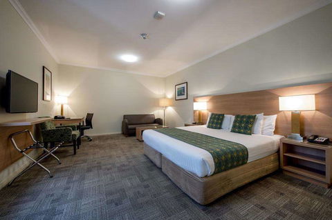 Bunbury Hotel Koombana Bay - Mackay Tourism 3