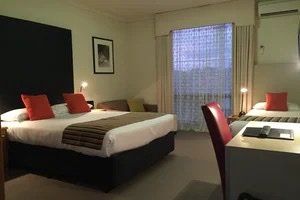Sovereign Park Motor Inn - Mackay Tourism 3