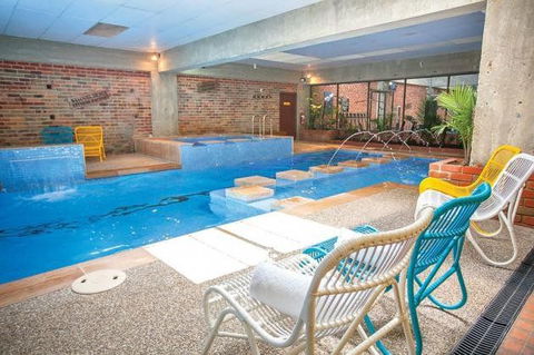 Sovereign Park Motor Inn - Mackay Tourism 8