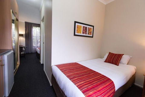 Barkly Motor Lodge - Mackay Tourism 5
