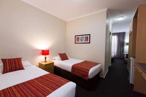 Barkly Motor Lodge - Mackay Tourism 6