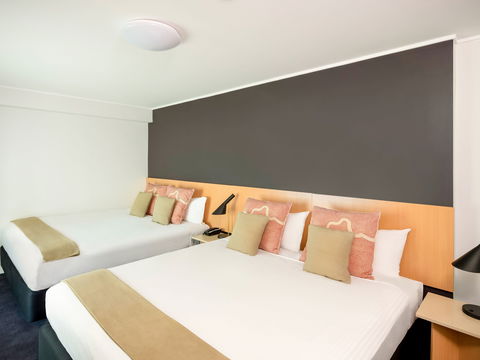 Hotel Ibis World Square - Mackay Tourism 5