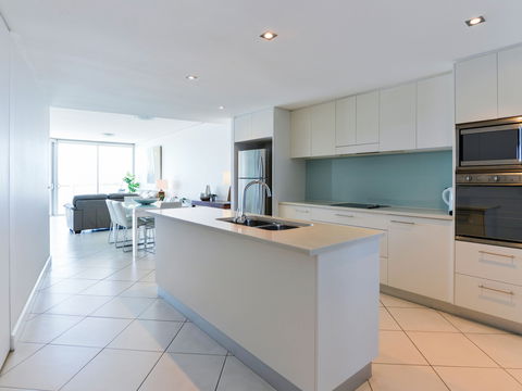 Grand Mercure Apartments Bargara - Mackay Tourism 4