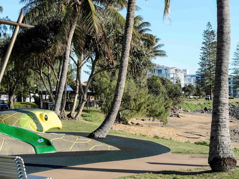 Grand Mercure Apartments Bargara - Mackay Tourism 12
