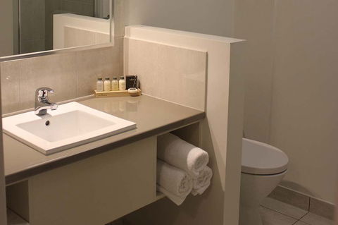 Swan Hill Resort - Mackay Tourism 1