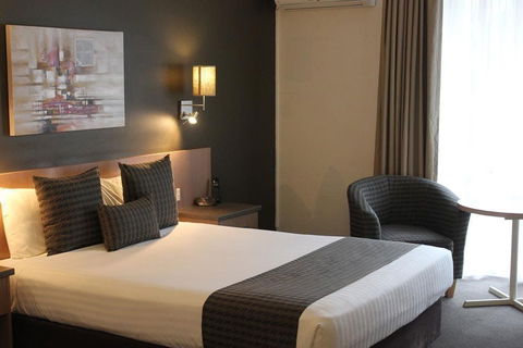Swan Hill Resort - Mackay Tourism 3
