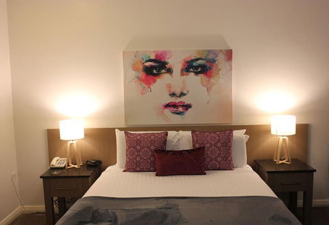 Swan Hill Resort - Mackay Tourism 9