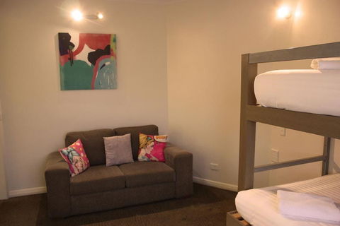Swan Hill Resort - Mackay Tourism 10