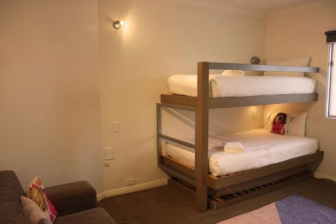 Swan Hill Resort - Mackay Tourism 11