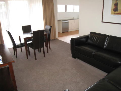 Forrest Hotel & Apartments - Mackay Tourism 3
