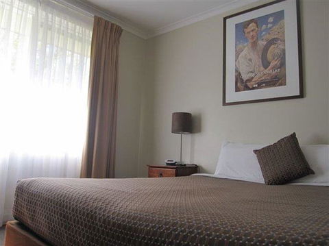 Forrest Hotel & Apartments - Mackay Tourism 7
