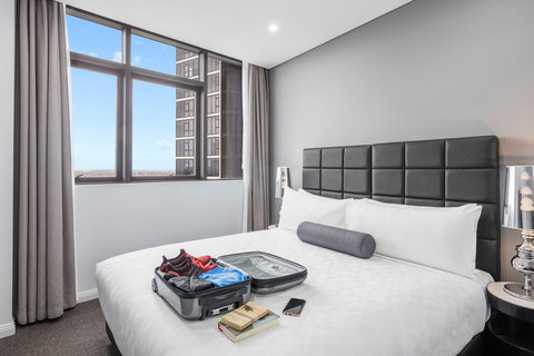 Meriton Suites Church Street, Parramatta - Mackay Tourism 9