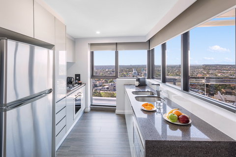 Meriton Suites Church Street, Parramatta - Mackay Tourism 12