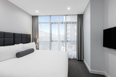 Meriton Suites Church Street, Parramatta - Mackay Tourism 13