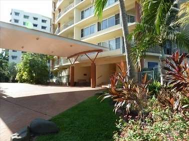 Cullen Bay Resorts - Mackay Tourism 0