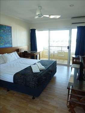 Cullen Bay Resorts - Mackay Tourism 4