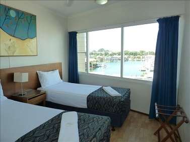 Cullen Bay Resorts - Mackay Tourism 10