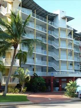 Cullen Bay Resorts - Mackay Tourism 11