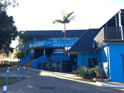 Mariners On The Waterfront - Mackay Tourism 1