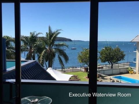 Mariners On The Waterfront - Mackay Tourism 10