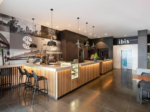 Hotel Ibis World Square - Mackay Tourism 0