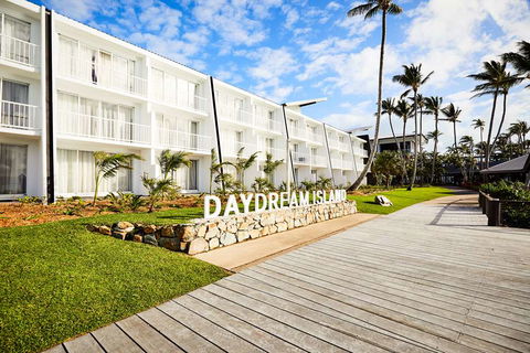 Daydream Island Resort - Mackay Tourism 1