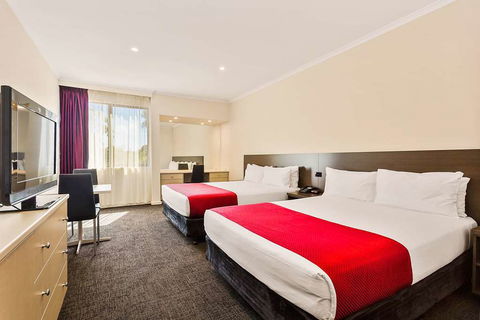 Quality Hotel Manor - Mackay Tourism 2
