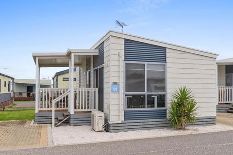 Discovery Parks Adelaide Beachfront - Mackay Tourism 2
