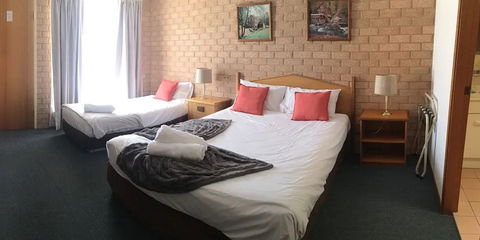 Golden Chain Aalana Motor Inn - Mackay Tourism 1
