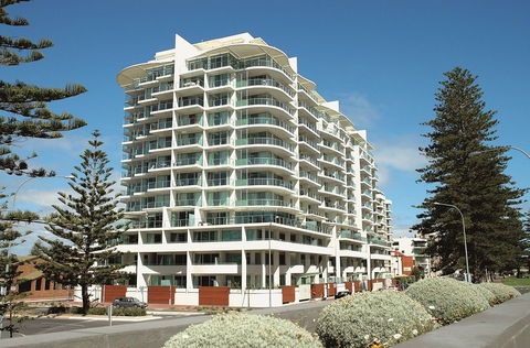 Oaks Liberty Towers - Mackay Tourism 0